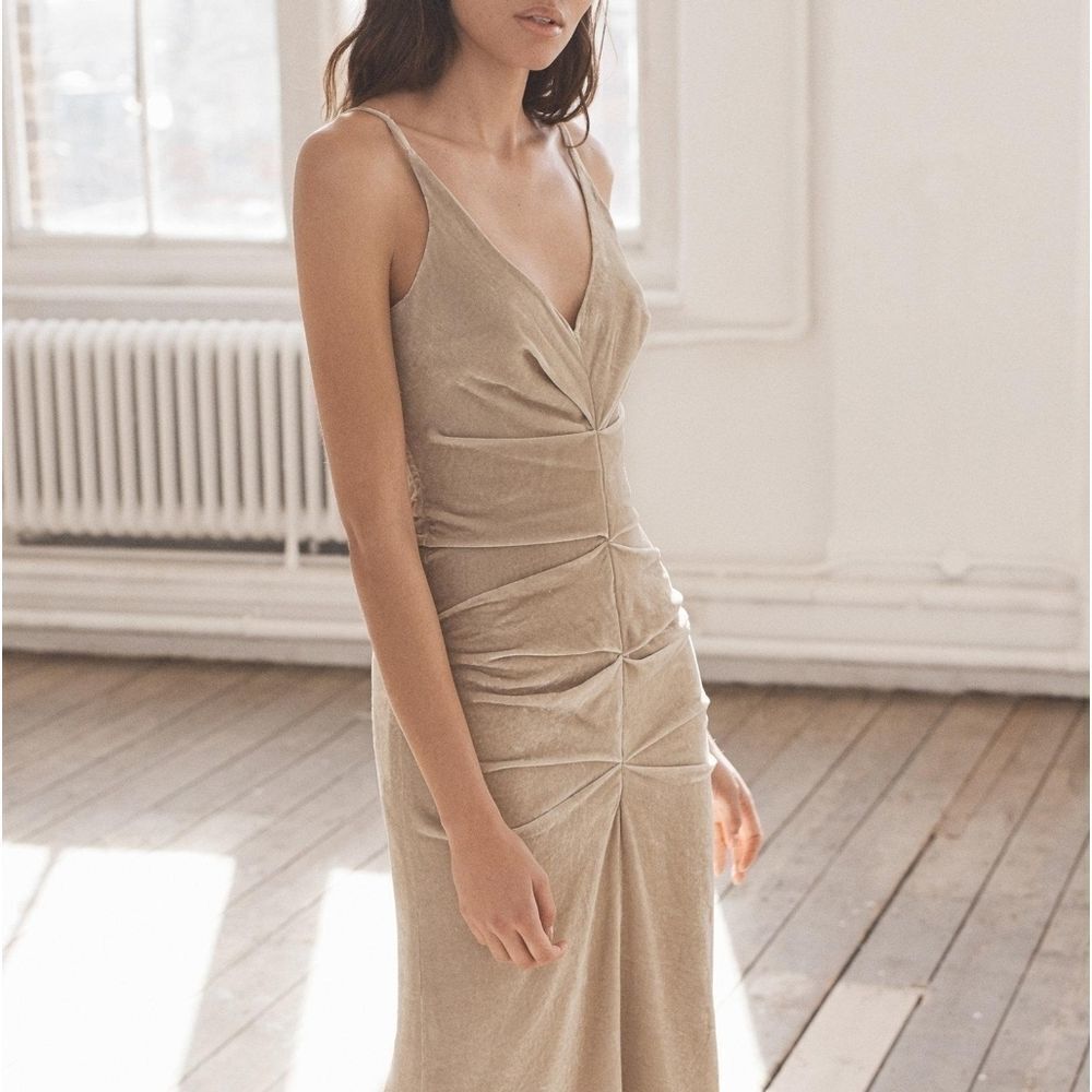 Eleanor Balfour Dress Velvet Ruched Phillipa Midi - Picture 1 of 4